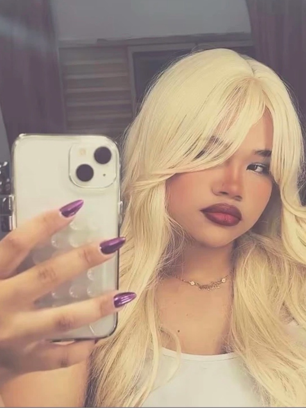 Long Wig, Natural Wavy Curls,Platinum Blonde